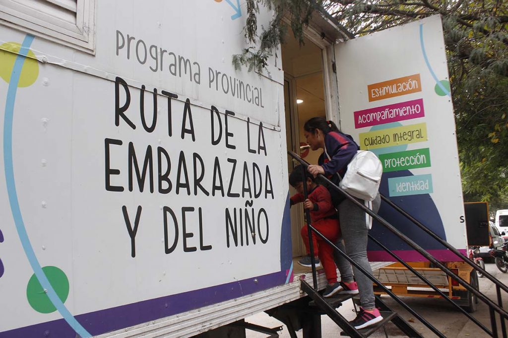 Los tráilers de los Mil Días y La Ruta de la Embarazada y el Niño, continúan brindando atención en las zonas más alejadas